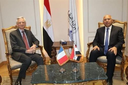 «الوزير» يبحث مع السفير الفرنسي تدعيم التعاون المشترك بمختلف مجالات النقل