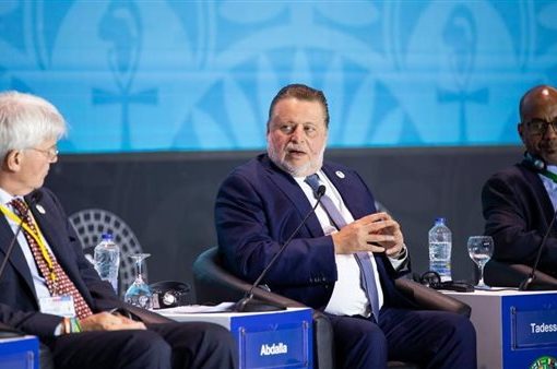 محافظ البنك المركزي يشهد إصدار تقرير آفاق الاقتصاد الأفريقي لعام 2023