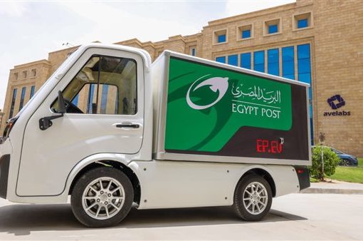 البريد المصري يطلق مشروع تحويل السيارات القديمة إلى سيارات كهربائية