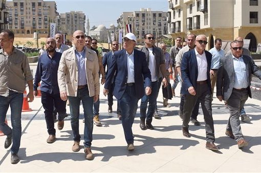 رئيس الوزراء يتابع تنفيذ مشروع تطوير منطقة سور مجرى العيون