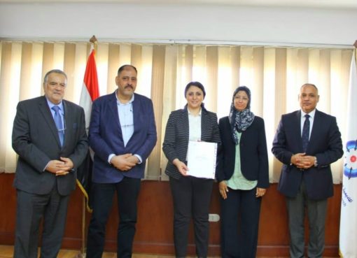 بالصور.. أكاديمية البحث العلمي ومركز تحديث الصناعة تسلم عقود 8 مشروعات بحثية ضمن مبادرة ربط البحث العلمي بالصناعة