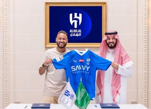 بالصور.. توقيع نيمار دا سيلفا لنادي الهلال السعودي
