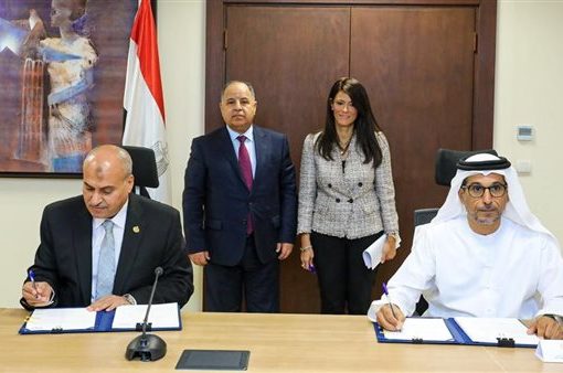 مصر والإمارات توقعان اتفاقية لتمويل واردات القمح بـ 500 مليون دولار