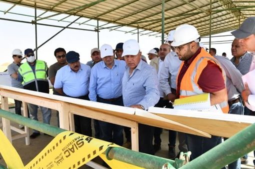 وزير النقل يتفقد مواقع العمل بمشروع الخط الأول لشبكة القطار الكهربائى السريع