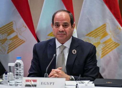 السيسي: الدولة أعطت أولوية للتنمية والاستثمار بالتوازي مع جهود تحقيق الاستقرار