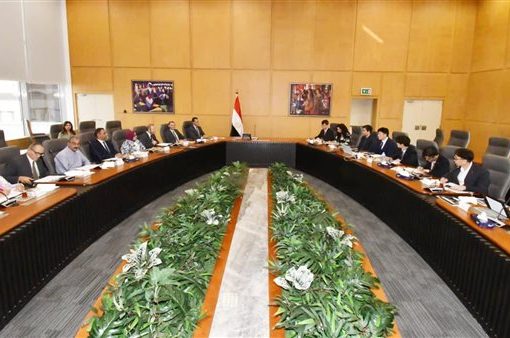 مساعد وزير الإسكان يناقش مع وفد كوري خطة تحويل «بدر» لمدينة ذكية