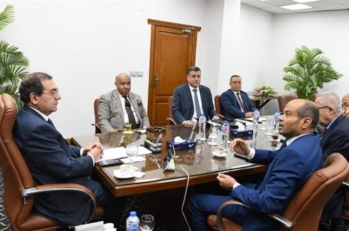 «الملا» و «الشيخ» يبحثان إدراج عددا من المنتجات البترولية في البورصة السلعية