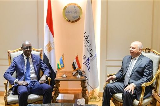 وزير النقل يبحث إنشاء منطقة لوجيستية لتخزين البضائع المصرية في رواندا