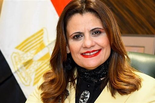 وزيرة الهجرة: مد العمل بمبادرة «سيارات المصريين بالخارج» فرصة أخيرة للراغبين