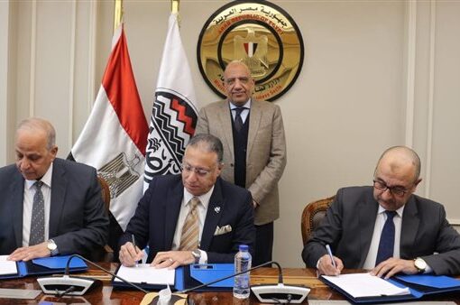 وزير قطاع الأعمال يشهد توقيع عقد إنشاء مصنع لمنتجات الكلور بالشراكة مع «كادينس»