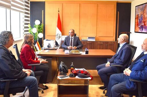 وزير الإسكان يتابع جهود تحسين مستوى خدمات مياه الشرب والصرف الصحي