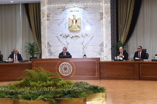 الحكومة تعلن موعد تطبيق خفض سعر رغيف الخبز السياحي بالأسواق