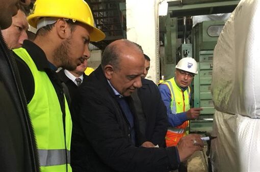 تصدير أول شحنة من إنتاج «مصر للحرير الصناعي» بكفر الدوار