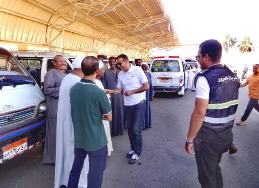 بناء على توجيهات محافظ الأقصر المهندس عبدالمطلب عمارة بمتابعة مواقف السيارات ومحطات الوقود بنطاق المحافظة