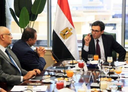وزير الثقافة يجتمع برؤساء الهيئات والقطاعات ويستعرض الرؤية الاستثمارية للوزارة
