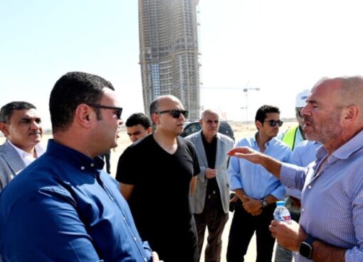 وزير الإسكان يتفقد الموقف التنفيذى لمشروع أبراج الداون تاون بمدينة العلمين الجديدة