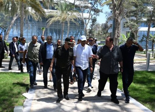 رئيس الوزراء يتفقد أعمال تطوير حدائق المنتزه بالإسكندرية