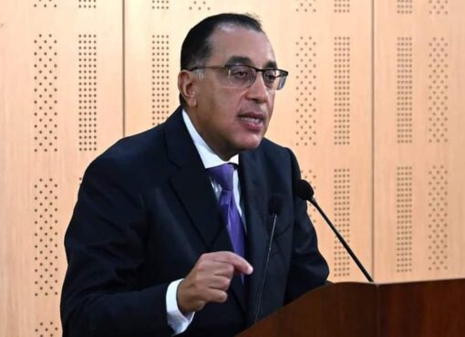 رئيس الوزراء يجيب عن أسئلة الصحفيين فى المؤتمر الصحفى