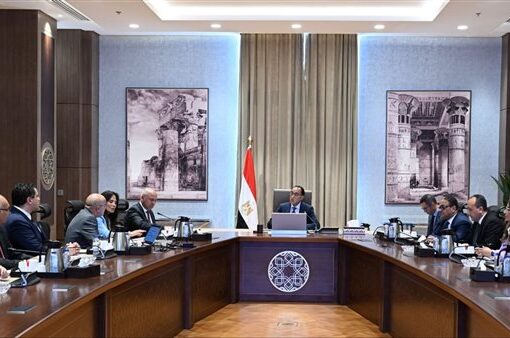 رئيس الوزراء يبحث خطط مجموعة «المنصور» للتوسع في تصنيع السيارات بمصر