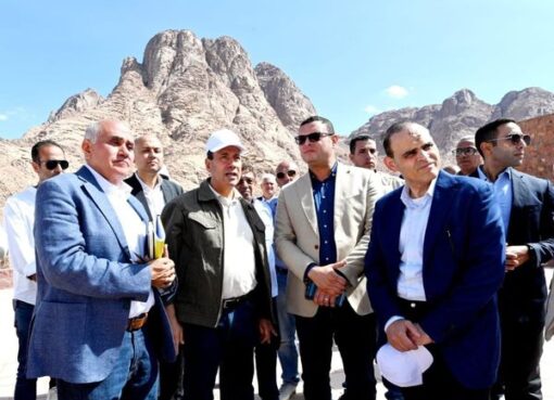 وزير الإسكان يتفقد المنتجع السياحي الجبلى والنزل البيئي بمشروع تطوير موقع التجلى الأعظم فوق أرض السلام بمدينة سانت كاترين
