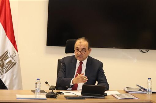 وزير قطاع الأعمال يوجه بتكثيف العمل لتعظيم عوائد شركات «القابضة للسياحة والفنادق»