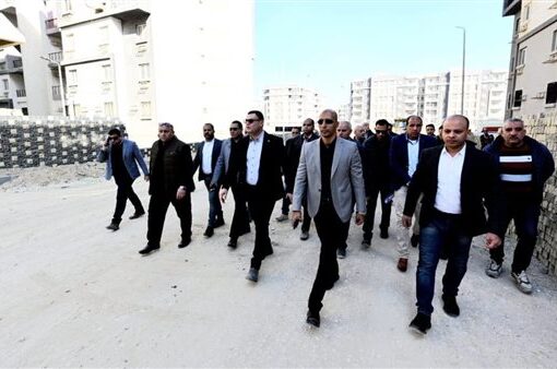 وزير الإسكان يتابع تنفيذ مشروعات سكن مصر ودار مصر وجنة بالقاهرة الجديدة