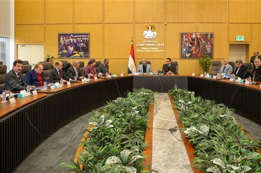 وزيرا قطاع الأعمال والإسكان يبحثان تسريع وتيرة العمل في المشروعات المشتركة