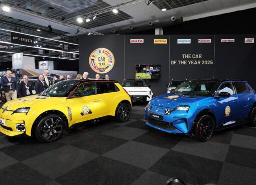 رينو 5 ألبين A290 تفوز بلقب سيارة العام الجديدة لعام 2025 لأوروبا