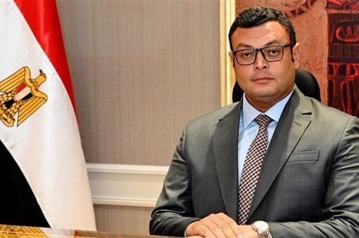 وزير الإسكان: تكثيف مشروعات شبكات الكهرباء بأراضي «بيت الوطن» بمدينة العبور