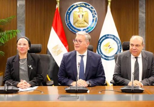 وزراء البترول والبيئة والطيران يبحثون التعاون لإنتاج وقود الطائرات المستدام