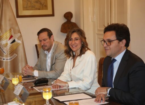 وزير الثقافة يجتمع بلجنة اختيار الرئيس الجديد لأكاديمية الفنون