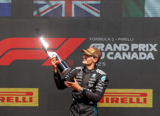 راسيل يفوز بالسباق الكندى تحت حماية سيارة الآمان