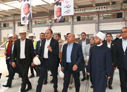 وزير الصناعة ووزراء قطاع الأعمال العام والعمل والأوقاف يتفقدون مصانع شركة النصر للسيارات بحلوان