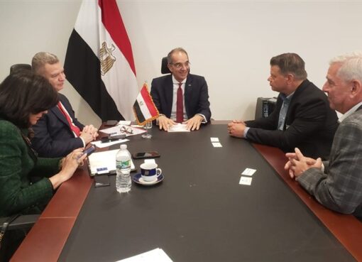 وزير الاتصالات يبحث زيادة استثمارات الشركات الأمريكية المتخصصة فى مصر